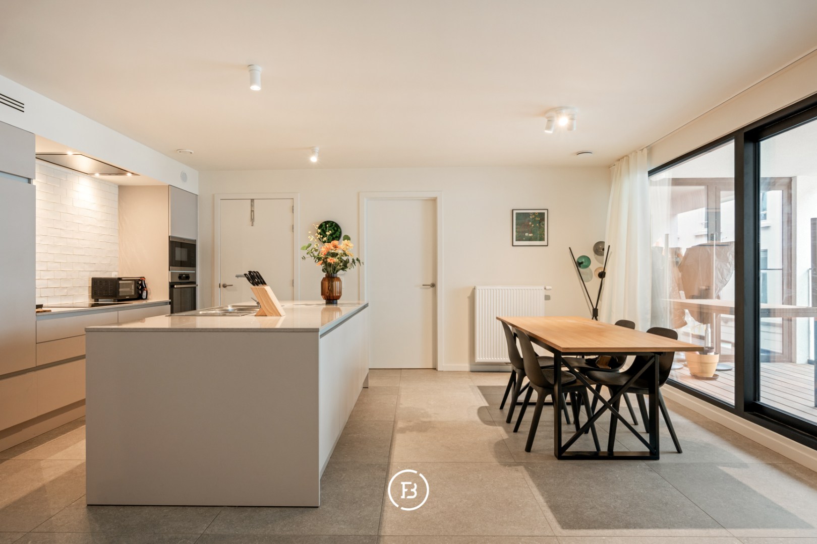 Modern apartment - photo 1