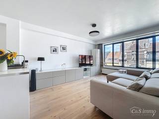 Op zoek naar een lichtrijk en instapklaar appartement met een luxueuze afwerking? In een kleinschalig en verzorgd gebouw met lift presenteren wij...