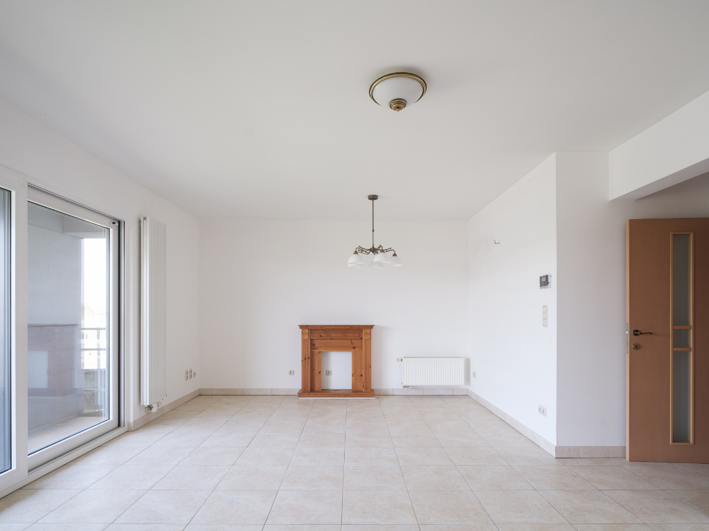 Appartement met 3 slaapkamers, aangenaam terras en autostaanplaats met prachtig en open zicht over de Leie. - photo 4