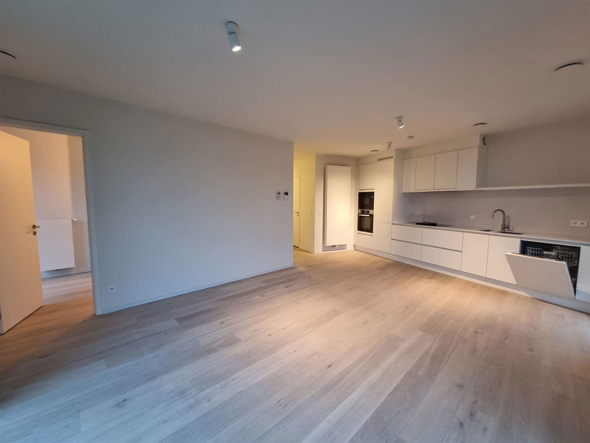 Appartement met 2 slaapkamers van ±90 m² in recent gebouw - foto 2