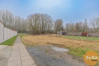 NIEUWERKERKEN - BOUWGROND NABIJ CENTRUM AALSTHeel rustig gelegen bouwgrond, in een doodlopende straat en weilanden, maar toch ook dichtbij de Haring,...