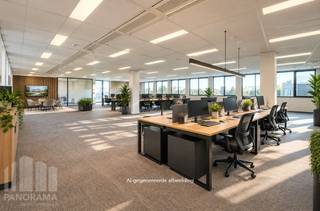 Moderne <strong> kantoorruimte</strong> van <strong>1.339 m² </strong>te huur in Diegem.<br />Uitstekend gelegen op amper 650 m van de op- en afrit Machelen (A201) met vlotte verbinding naar de <strong>R0/E40</strong>. Tevens goede bereikbaarheid met het openbaar vervoer, station Diegem ligt op 650 m en verschillende bus- en tramhaltes in de nabije omgeving.<br /><br />De <strong>kantoorruimte </strong>op de tweede verdieping is volledig uitgerust met glasvezelverbinding, <strong>airco</strong>, verhoogde vloeren, gemeenschappelijke sanitaire voorzieningen en hoogwaardige klimaatplafonds voor optimaal comfort. Bovendien zorgen de <strong>LED-verlichtingen </strong>en aanwezigheidsdetectie voor een efficiënte, duurzame werkomgeving.<br /><br />Het gebouw biedt tal van faciliteiten, waaronder gemeenschappelijke douches, <strong>elektrische laadpunten</strong>, een ondergrondse fietsenstalling, een lift, een zonnig terras en <strong>zonnepanelen</strong>. Daarnaast is het gebouw uitgerust met hightech infrastructuur, zoals energie-efficiënte koelplafonds en LED-verlichting, aangevuld met een uitnodigende onthaalruimte en een restaurant<br /><br />Veiligheid staan centraal met badge- en intercomsystemen en een geavanceerd branddetectiesysteem.<br /><br />Contacteer<strong> PANORAMA B2B </strong>voor bijkomende inlichtingen, plannen of een vrijblijvend plaatsbezoek: <strong>0477 09 00 09</strong>