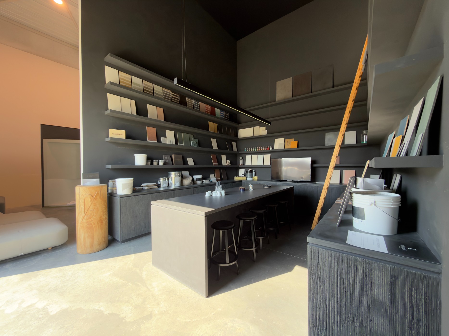 KMO-unit van 288m² ingericht als showroom of kantoren nabij E17 Gent - foto 5