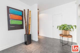 Op een mooie rustige ligging vinden we deze energiezuinige villa met 3 à 4 slaapkamers op een zuid-gericht perceel van 1170m².  Deze villa valt...