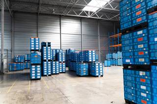 Opslagruimtes met of zonder kantoren gelegen op het industrieterrein in Opglabbeek. Zeer goede verbinding met de E314 (Leuven – Genk) en de...