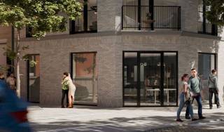 <p><strong>Casco kantoor/dienstverleningsruimte in kleinschalig project</strong></p>
<p>Deze kantoor/dienstverleningsruimte bevindt zich op de hoek van de Pothoekstraat en de Zeilstraat en geniet dankzij zijn ligging van een uiterst zichtbare locatie. De grote raampartijen zorgen voor veel daglicht. De vrije hoogte is 3m. Het kantoor wordt casco opgeleverd en is dus geheel naar wens af te werken. Het kantoor zal beschikken over een ventilatiesysteem D, een warmtepomp & zonnepanelen.<br /><br />De ruimte mag gebruikt worden als kantoorruimte of voor het uitvoeren van een dienstverlening (manicure, pedicure, kapsalon, arts, psycholoog, strijkhulp, ... ).<br /><br />De oplevering is voorzien eind 2026.<br /><br />De plannetjes bij de foto's zijn enkel ter inspiratie, er zijn geen binnenwanden voorzien.<br /><br />De afbeeldingen zijn artist impressions om een idee te geven van het eindresultaat, deze afbeeldingen zijn niet bindend.</p>