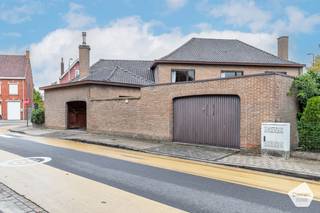 U kunt een BOD uitbrengen op deze woning, rekening houdend met de AANVANGSPRIJS van € 389.000,00 , elk hoger BOD wordt voorgelegd aan de eigenaars...