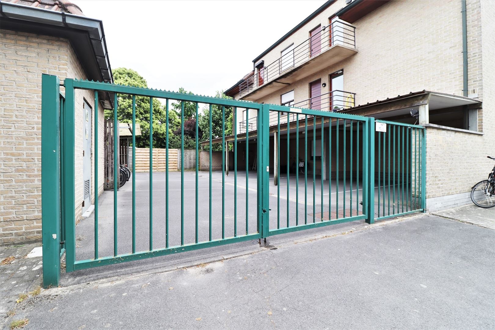 Afgesloten staanplaats - foto 1