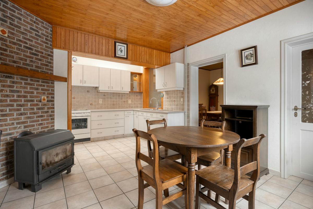 Te renoveren woning op 24a 33ca in Lanaken - foto 5