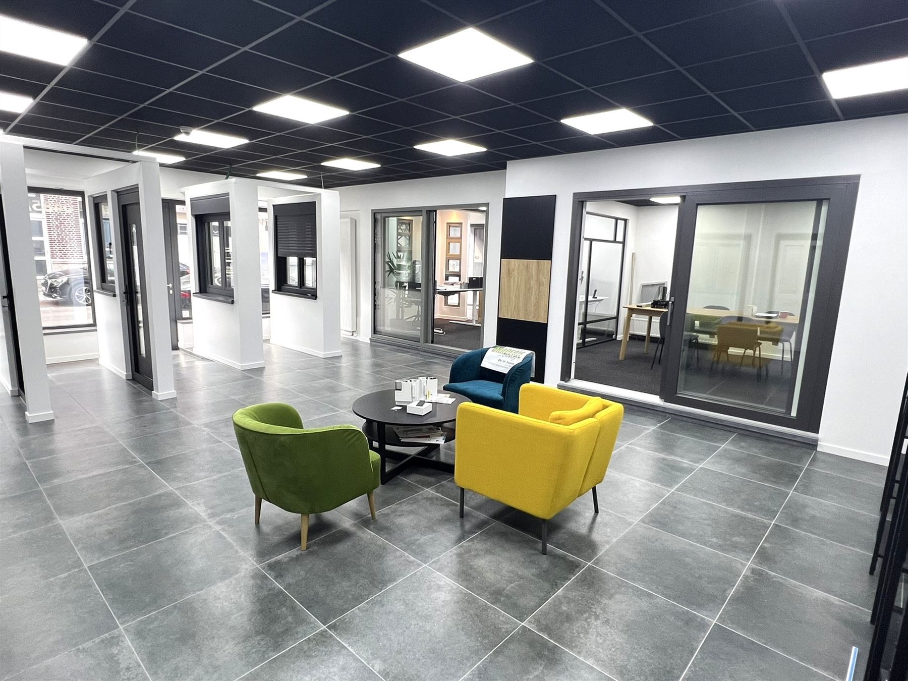 Veelzijdig handelspand in het hart van Ronse - foto 2