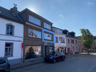 ***Viewing requests only by email: verhuur@domusvastgoed.be ***This conveniently located apartment in the center of Meise is situated on the first...