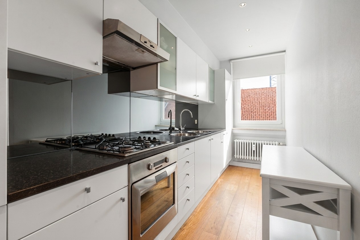 Ruim appartement met 2 slaapkamers op ideale locatie in Oostende! - foto 5