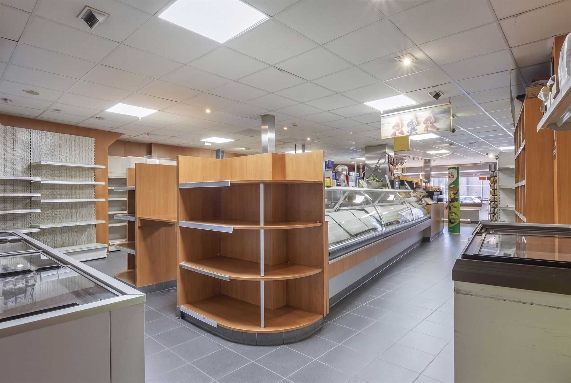 Handelsgelijkvloers met woonst centrum van Hulste! - foto 5