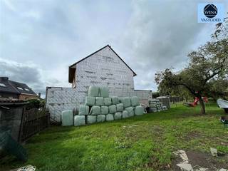 <p><span>LAND FOR HOB WITH PLOT AREA OF 440 M²</span></p><p><span>Target price 99,000 euros</span></p><p><span>This land is located in a very quiet street, near the vacation domain "De Gavers".</span></p><p><span>On the right side there is an easement of 3 m with the owner to the right of the house, this strip  runs to the end of the house to be built.</span></p><p><span>The barn, partly on the land is still being demolished by the current owner. </span></p><p><span>For info or visit call 0475/51.40.73 or send an email to info@svena.be</span></p><p><span> </span></p><p><span>These data are purely informative and we cannot be held responsible for any inaccuracies.</span></p><p><span>The habitable area is only indicative.</span></p><p><span> </span></p>