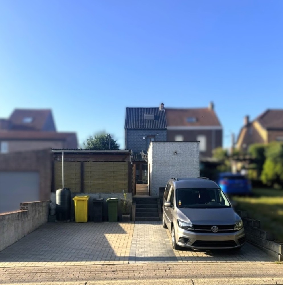 A must see - verrassend ruime woning met achteringang met privéparkeerplaatsen - foto 2
