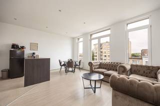 Op zoek naar een instapklaar appartement met een ruim gevoel, veel lichtinval en een centrale ligging? Dit appartement op de bovenste...