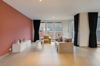 Zeer ruim appartement met 2 slaapkamers te koop in centrum Olsene.Dit appartement met heel wat ruimte werd recent gebouwd (2015). De centrale ligging...