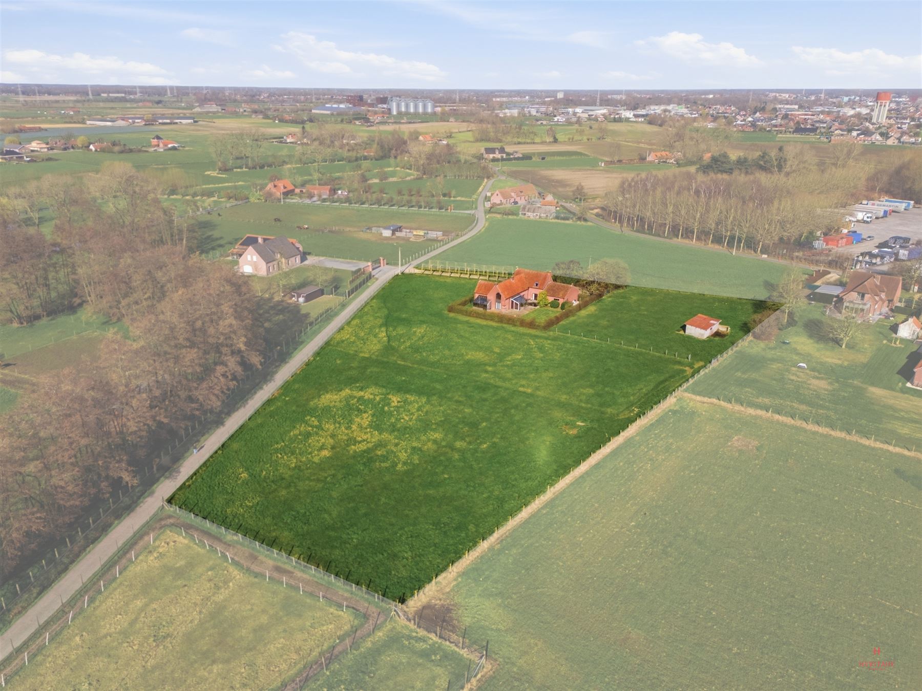 Ruime woning op een uitzonderlijk perceel van maar liefst 9.741 m² - foto 2