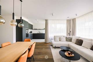 <p><span>SWIJNAARDE - Rijvisschestraat 132/0001- Looking for a quality apartment with parking for rent on the southern edge of Ghent? Then this apartment is for you. </span></p><p><span> </span></p><p><span>The main assets in a nutshell:</span></p><ul><li><span>Quality finishing </span></li><li><span>Curtains and lighting provided</span></li><li><span>Near approach roads (N60, E17, E40, R4) and public transport.</span></li><li><span>Spacious terrace and communal green garden</span></li><li><span>Includes large basement storage room + </span><span>car parking space</span></li></ul><p><span> </span></p><p><span>Layout:</span></p><p><span>Entrance hall with separate toilet, storage room, bedroom with connection to the bathroom with walk-in shower, living room with open kitchen equipped with all comfort and terrace overlooking greenery. </span></p><p><span>This apartment is qualitatively finished and is equipped with all comforts.</span></p><p><span> </span></p><p><span>The large windows provide an abundance of natural light and an open feeling.  </span></p><p><span>The apartment is equipped with lighting and custom made curtains</span></p><p><span>Includes large basement storage + car parking space.</span></p><p><span> </span></p><p><span>Rent: € 1050 + € 85 general costs maintenance complex/lift. </span></p><p><span>Domicile obligatory. Available from 16/03/2026.</span></p><p><span> </span></p><p><span>Contact Axel Lenaerts estate agents for more info or a visit via our website. </span></p><p><span> </span></p>