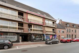 2 bedroom apartment for sale in the center of Sint-Eloois-Vijve. Within the living space, there is room for both a cozy sitting area and a...