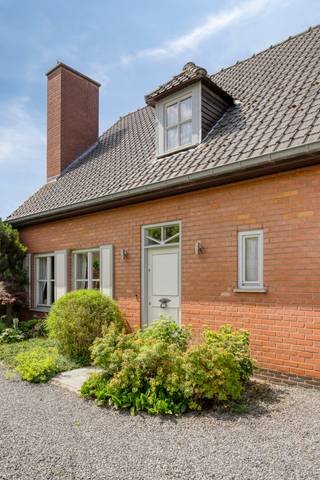 [[ DIT PAND NEEMT DEEL AAN DE ERA OPEN HUIZEN DAG OP 6/12 VAN 9:30 TOT 10:30 ]] Deze villa vind je in een rustige, doodlopende straat waar je...