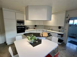 Beautiful villa withGround floor: large entrance hall; separate WC with hand wash basin; very spacious living room; fully equipped office with 2...