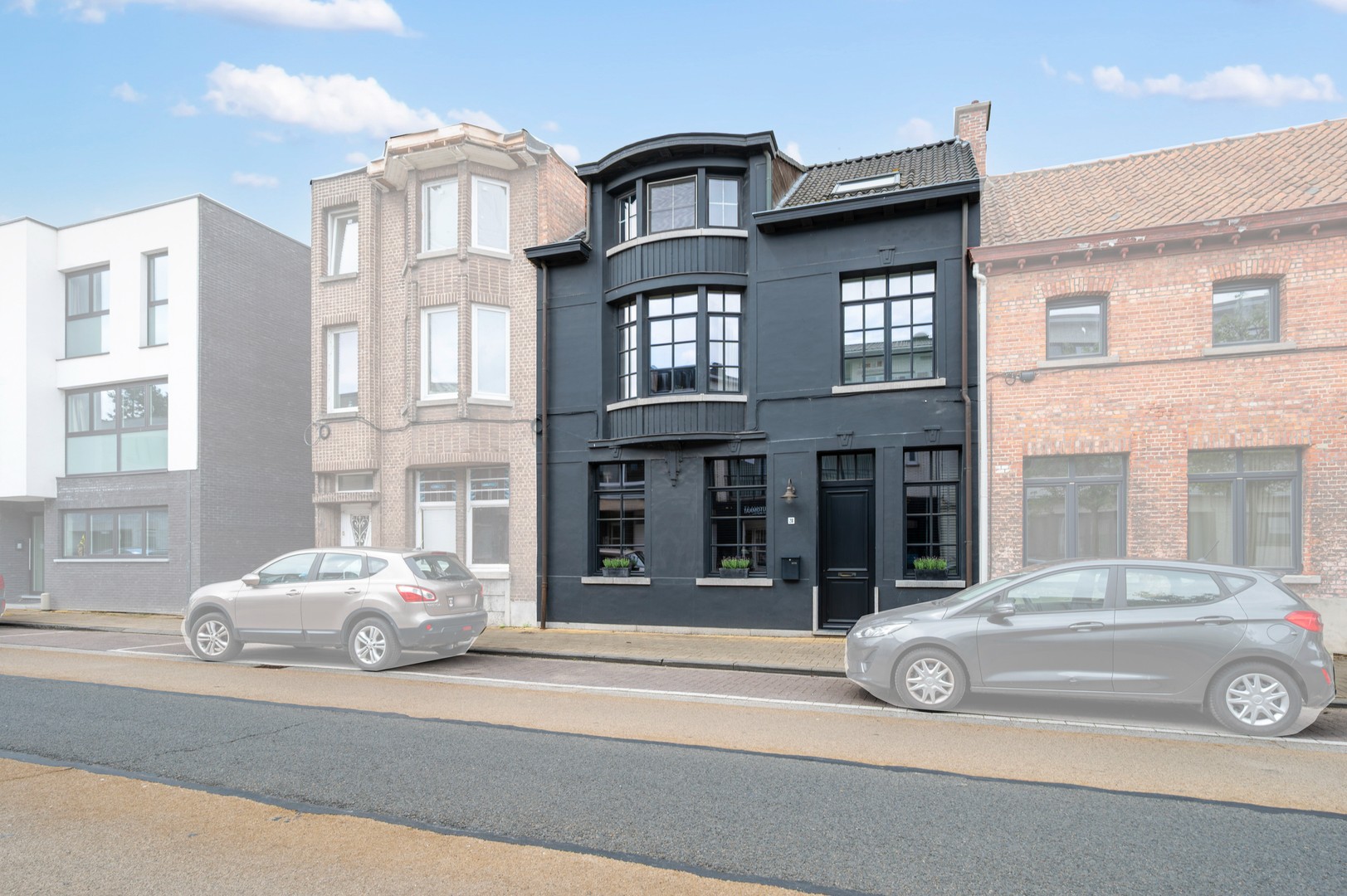 Impressionante herenwoning met een ziel op ca 870m2 in het centrum van Nieuwkerken-Waas - photo 1