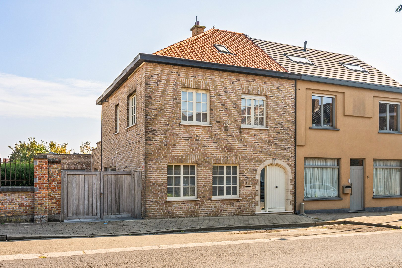 Maison jumelée prête à emménager avec 3 chambres, garage, jardin et salle de jeux à Mesen. - photo 1