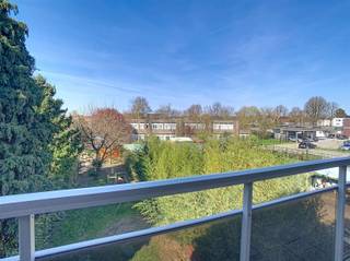 Spacieux appartement de 3 chambres avec garage, idéalement situé près du centre de ZaventemVous recherchez un appartement lumineux dans un...