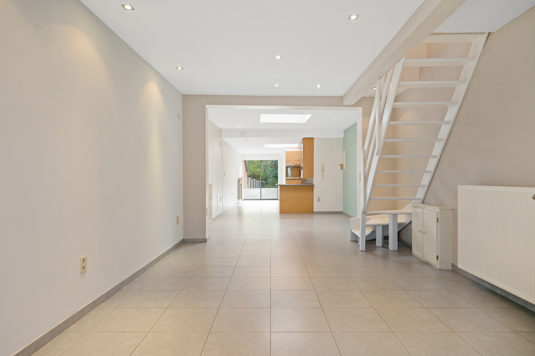 Instapklare eengezinswoning met 2  slaapkamers en tuin. - foto 3