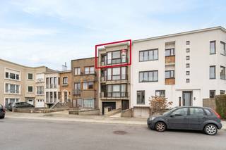 strong>Blankenberge: Op te frissen appartement met 2 slaapkamers en terras te koop!In de Stationsstraat 80 vinden we dit zonnig appartement met 2...