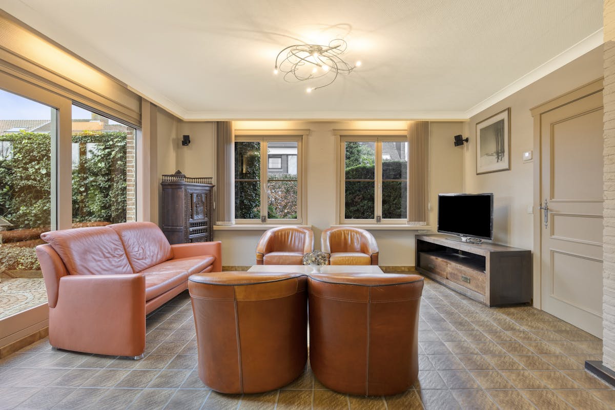 Mooie villa met schitterende tuin in residentiële woonwijk - foto 5