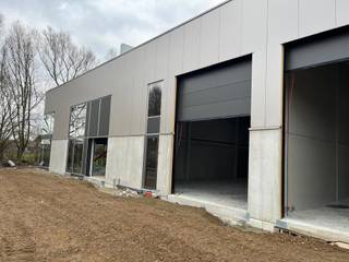 UNIT 2.B.5 - 180m²- Parkeerplaatsen 2 + voorziening voor laadpalen (wachtbuis)- Brandklasse Klasse C- EPB K-peil 40- Constructie- Staalconstructie...