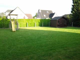 Prachtig gelegen woning gelegen in een rustige verkaveling en gelegen dichtbij het centrum van Nevele. De woning omvat een inkom met vestiaire...