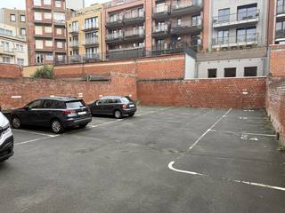 The Syci residence is located along the Koninklijke Baan in Koksijde, with a private parking space for sale at the back of the building. The...