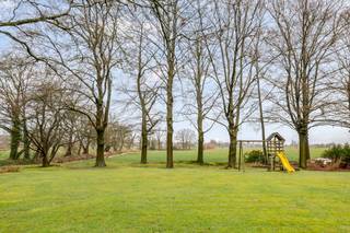 Exclusieve villa met weids uitzicht nabij de Kalmthoutse Heide op ca. 3.050 m²In een uitzonderlijk rustige en groene omgeving, vlak bij de...