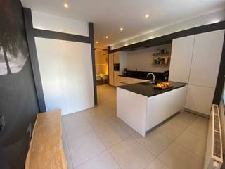 Welkom in deze prachtige, volledig gerenoveerde gezinswoning gelegen in de Kerkstraat 20 te Niel. Deze ruime en energiezuinige woning...