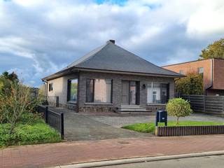 Ontdek deze charmante en goed onderhouden vrijstaande woning, gunstig gelegen nabij het centrum van Heist en Putte. Alle voorzieningen zoals...