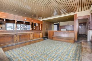 TE KOOP: Handelshuis in Bertem – Commercieel gelijkvloers met woonst, renovatieproject & ruime parkingDit handelshuis in Bertem biedt een unieke kans...