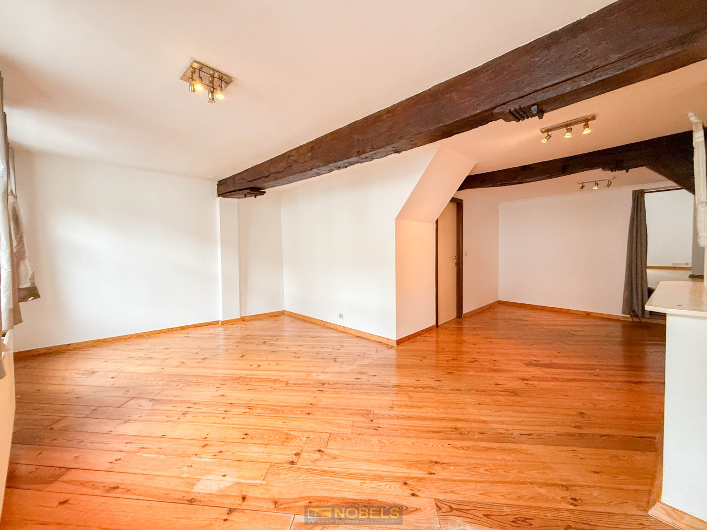 Te koop, opbrengsteigendom voor kantoor en 2 appartementen pal in centrum Oudenaarde - foto 5