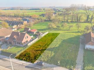 AANTREKKELIJKE BOUWGROND (438M²) met WEIDS UITZICHT OVER DE LANDELIJKE OMGEVING  in Gooik. De PERCEELSBREEDTE VAN ONGEVEER 10 METER aan de...