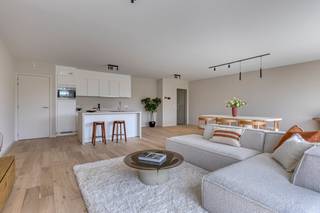 Dit prachtige, instapklare nieuwbouwappartement bevindt zich op een toplocatie vlak bij het bruisende centrum van Vichte, met alle...