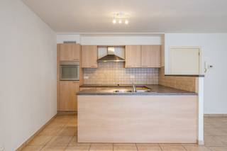 Op de eerste verdieping van een verzorgd gebouw bieden wij dit instapklare appartement aan, ideaal voor wie comfortabel wil wonen op een...