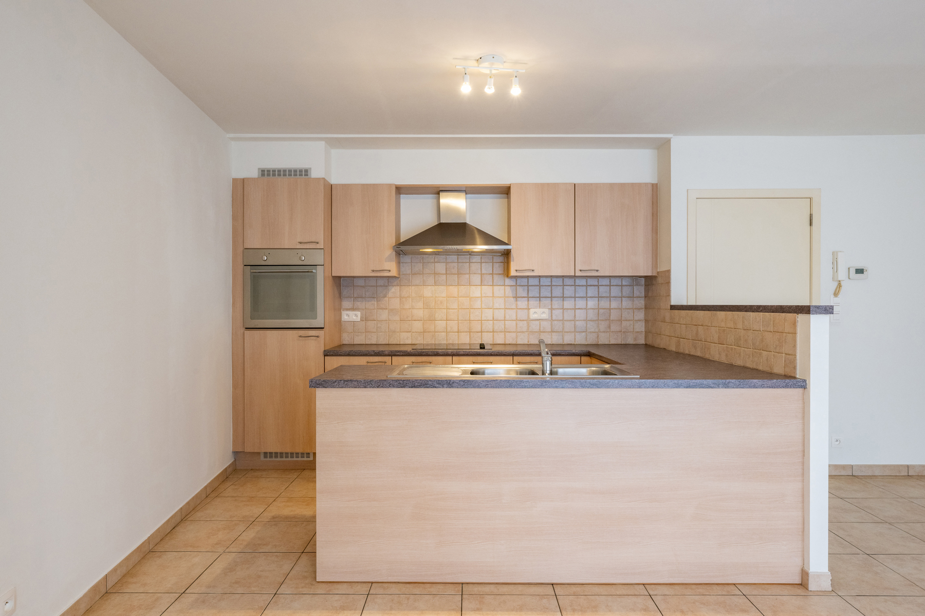 INSTAPKLAAR APPARTEMENT MET RUIM TERRAS (18m²) - foto 3