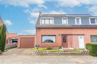 Op zoek naar een tof renovatieproject in Oosthoven? Twijfel dan niet om een bezichtiging aan te vragen! Deze te renoveren woning bestaat uit...