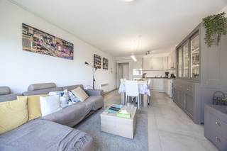  * Dit twee slaapkamer appartement is gelegen in de Pastoor Pypestraat, centrum Oostende. * Het appartement is gelegen op de derde verdieping en...