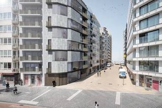 Exclusief wonen met zeezicht – Residentie Azur in Oostende<br /><br />Gelijkvloersappartement bestaande uit: inkomhal, woonkamer met open keuken, berging, slaapkamer en badkamer, terras. <br /><br />Dit kleinschalige nieuwbouwproject in hartje Oostende combineert modern wooncomfort met zeezicht.<br />Elk appartement is doordacht ontworpen met oog voor kwaliteit en duurzaamheid:<br /><br />- Kleinschalig gebouw <br />- Energiezuinig wonen dankzij warmtepomp en uitstekende isolatie<br />- Kwalitatieve afwerking met stijlvolle materialen (koper heeft inspraak in afwerking) <br />- Zeezicht <br />- Lift en fietsenberging – praktisch comfort voor elke bewoner<br />- oplevering voorjaar 2026<br /><br />Gelegen op toplocatie in Oostende – dicht bij casino, strand, lokale handelaars en openbaar vervoer.<br />Contacteer ons voor plannen, prijzen en een bezoek ter plaatse.<br /><br />(wg,vg,gvv,gmo,gvkr, EPC: A - na bouw) 