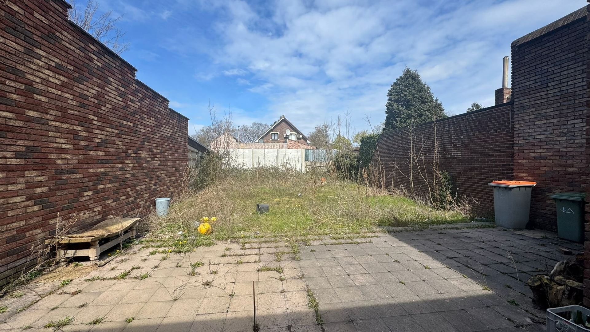 Opbrengsteigendom: handelspand met 2 appartementen  - foto 2