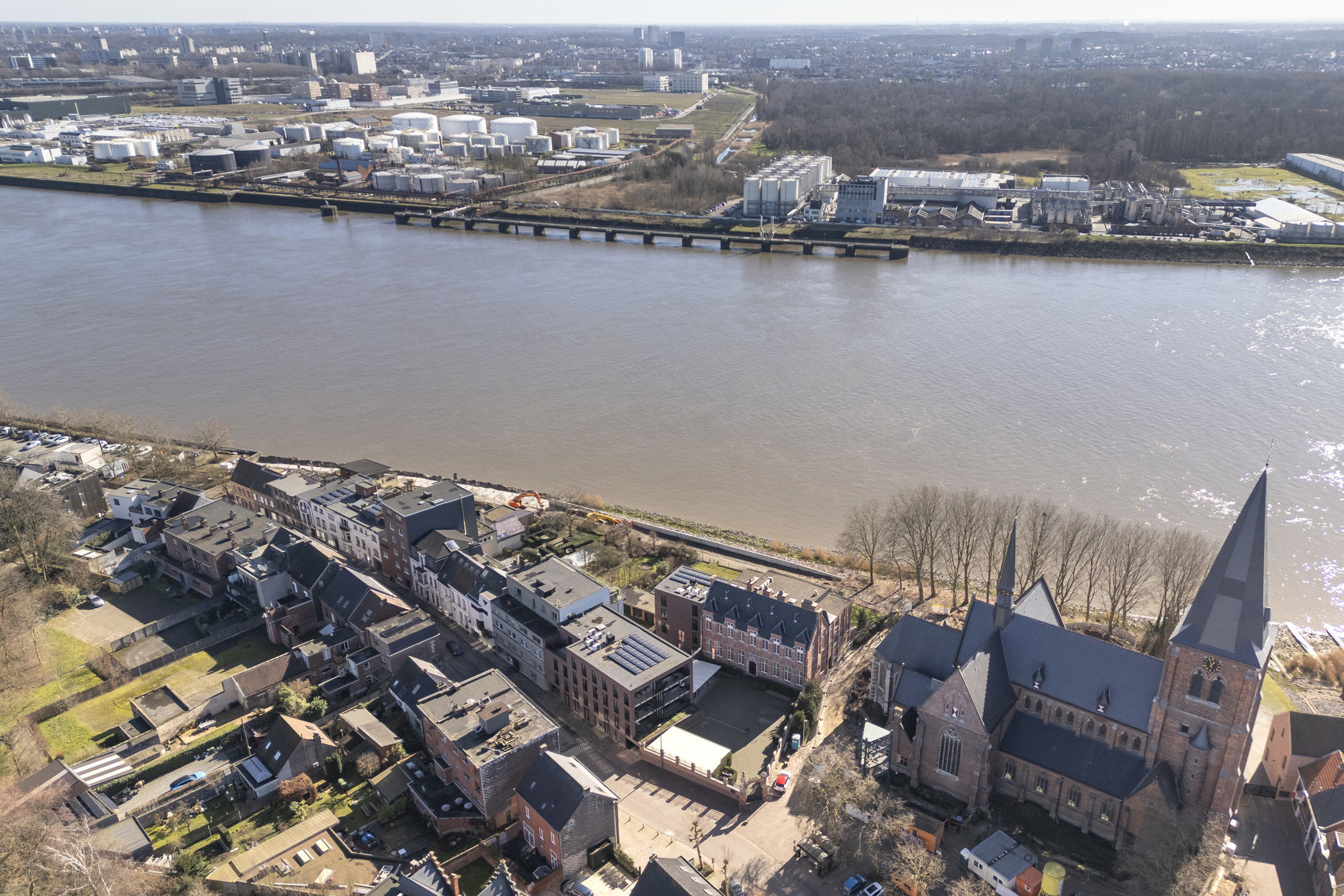 Appartement à vendre à Beveren-Kruibeke-Zwijndrecht avec 3 chambres - photo 2