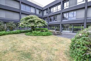 Kantoor 2de verdiep : 1435m²- Gerenoveerd kantoorgebouw- Ook te splitten in 2x 718m²- Afrit Kontich E19- Parking buiten- Bereikbaar met het openbaar...